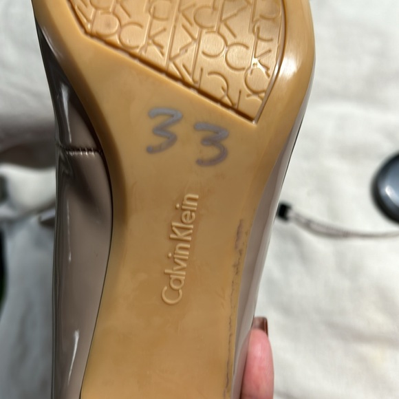 Calvin Klein Patent Taupe Heels NWOT 8.5 - Picture 9 of 9